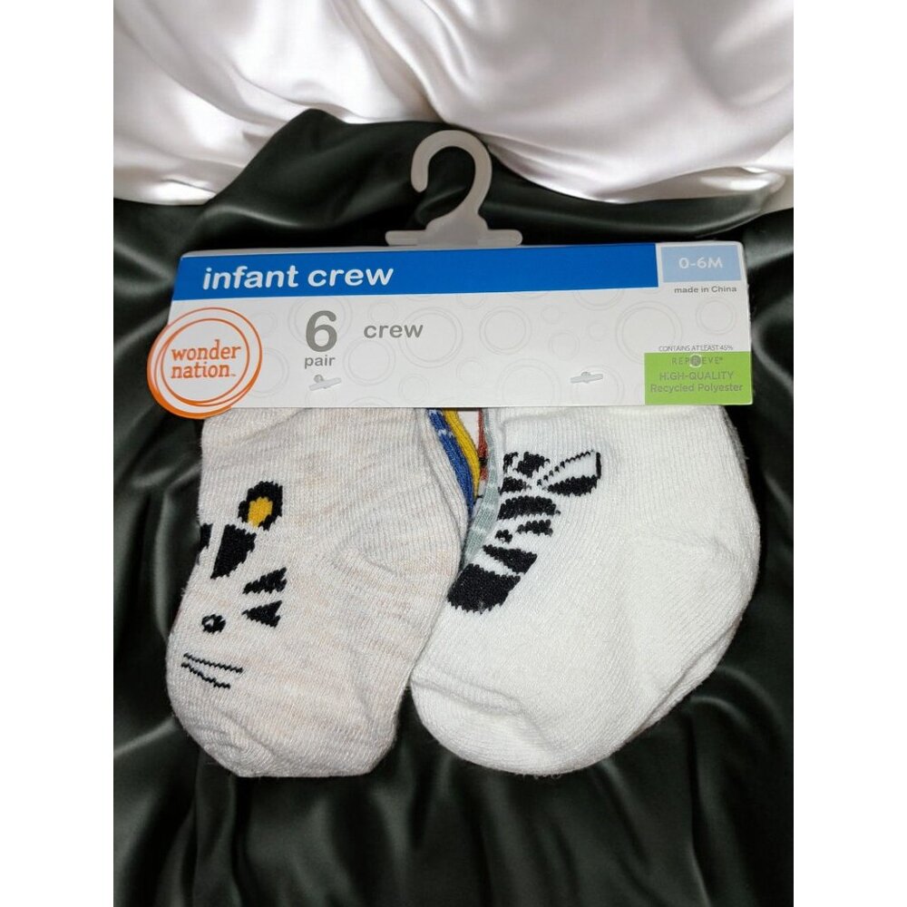 Baby Girls 0-3 and 0-6 months NWT Disney  3 Piece Outfit/ Wonder Nation 6 Pack S - Picture 4 of 9